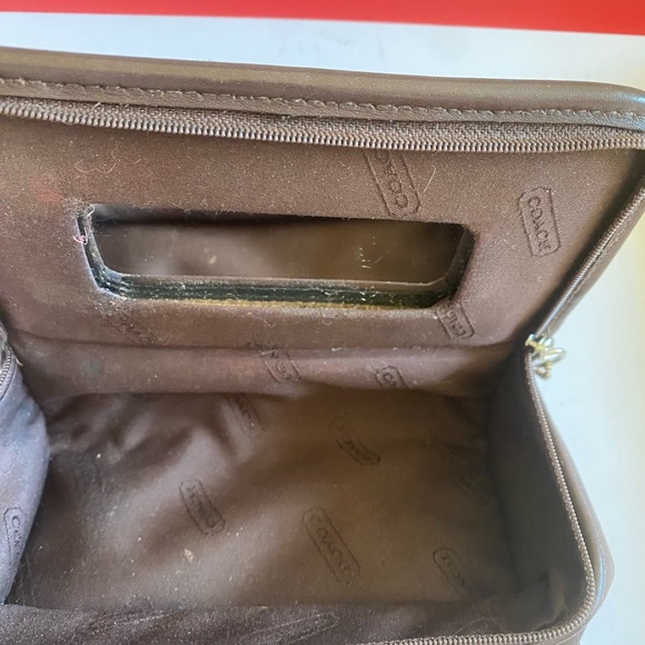 Coach Vanity -EUC - Picture 5 of 8